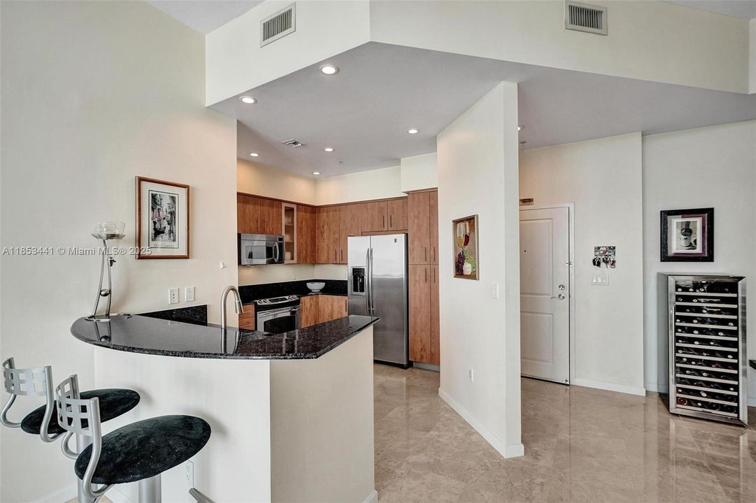 Недавно продано: $675,000 (2 спален, 2 ванн, 1251 Квадратных фут)