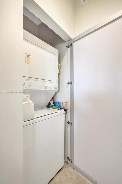 Недавно продано: $675,000 (2 спален, 2 ванн, 1251 Квадратных фут)