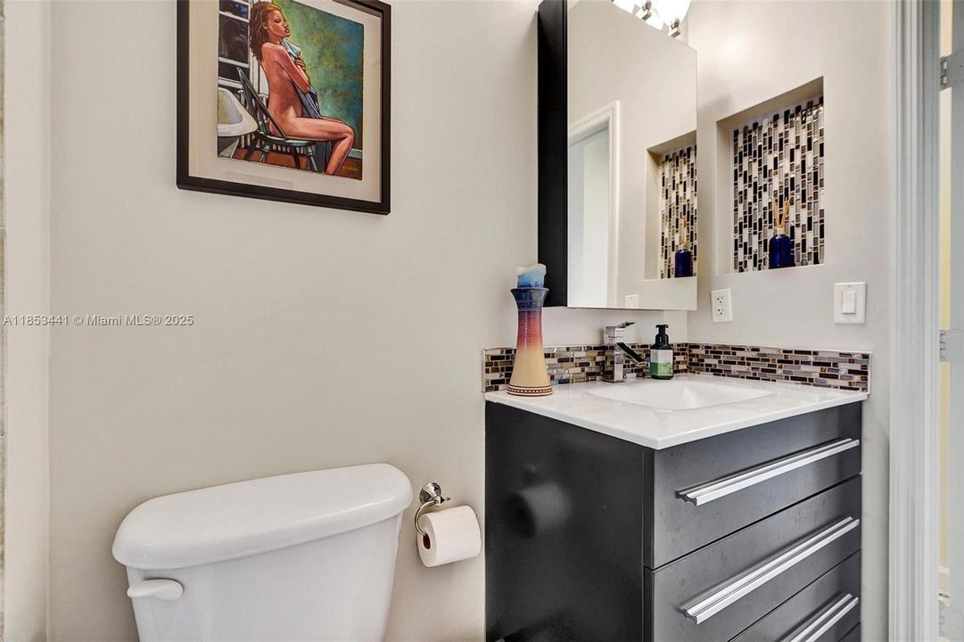 Недавно продано: $675,000 (2 спален, 2 ванн, 1251 Квадратных фут)