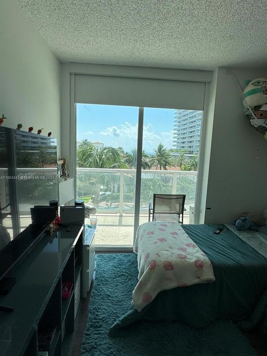 En Venta: $799,900 (3 camas, 2 baños, 1180 Pies cuadrados)