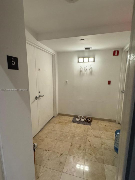 En Venta: $799,900 (3 camas, 2 baños, 1180 Pies cuadrados)