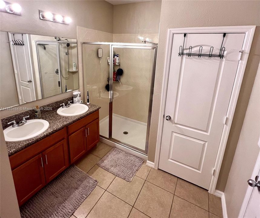 For Sale: $420,000 (4 beds, 2 baths, 1707 Square Feet)