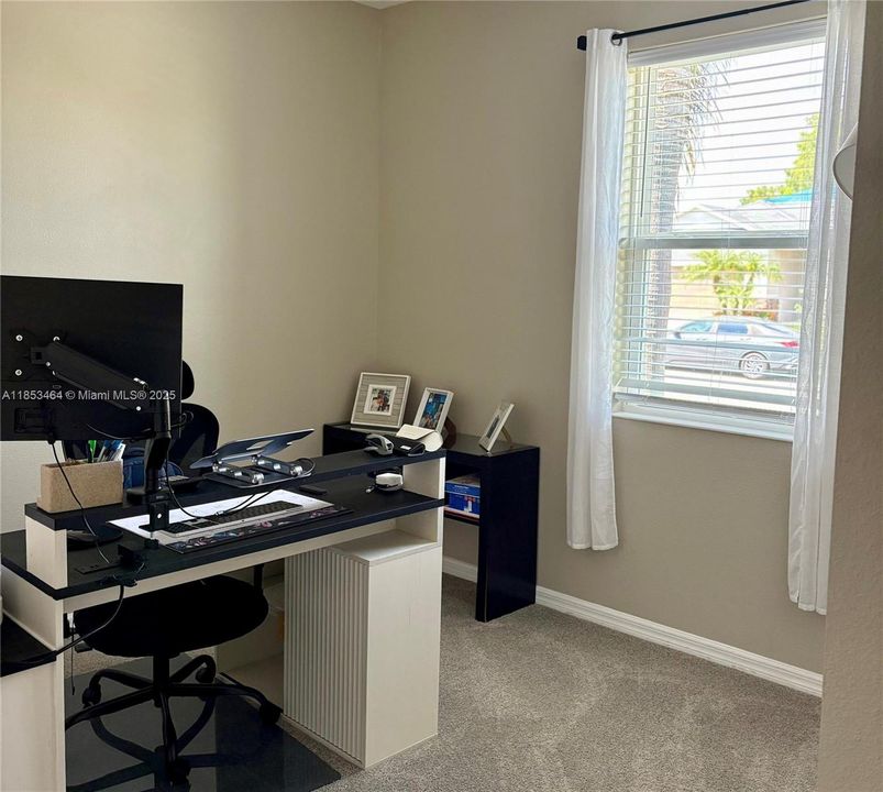 For Sale: $420,000 (4 beds, 2 baths, 1707 Square Feet)