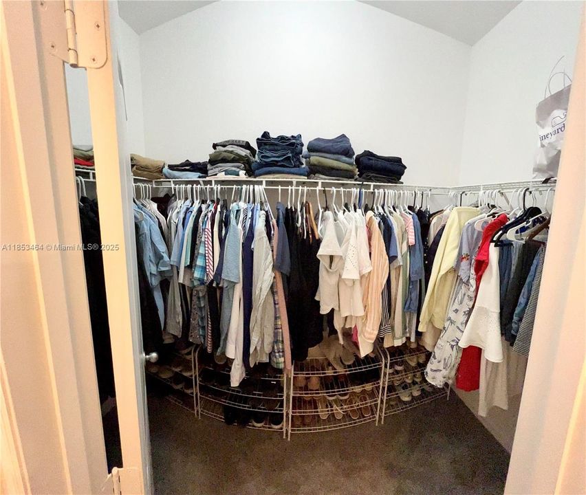 For Sale: $420,000 (4 beds, 2 baths, 1707 Square Feet)