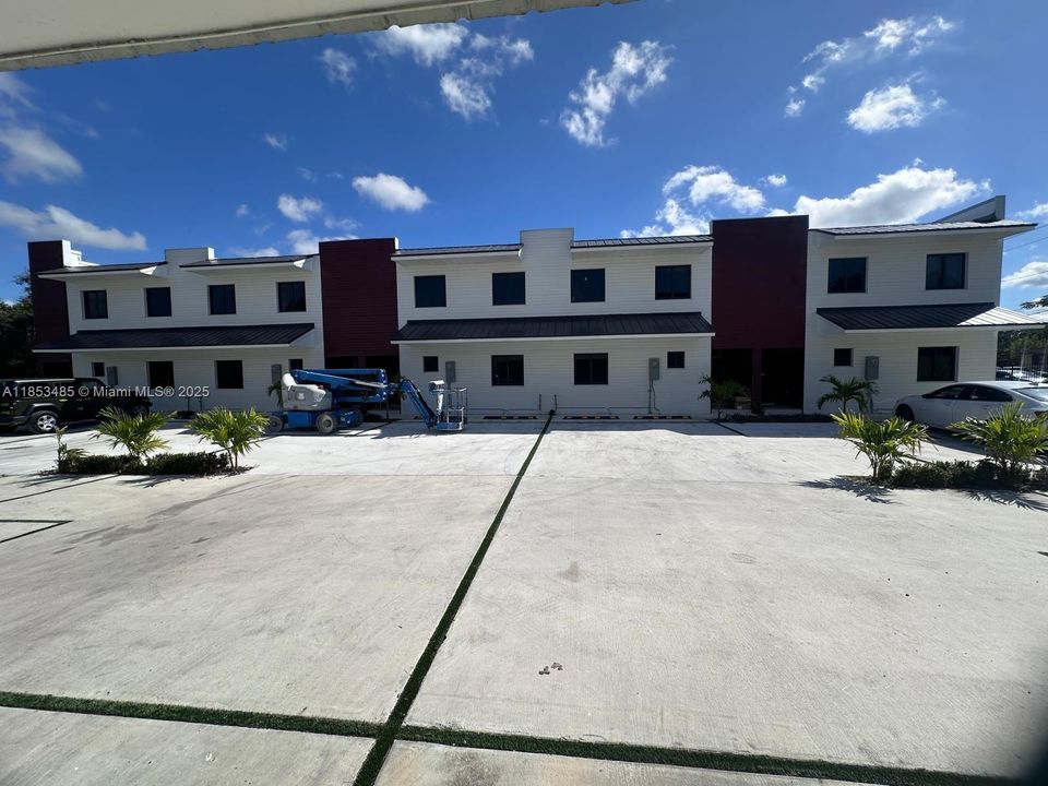 Недавно продано: $419,900 (4 спален, 3 ванн, 1660 Квадратных фут)