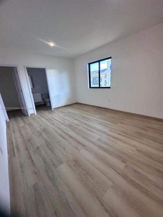 Недавно продано: $419,900 (4 спален, 3 ванн, 1660 Квадратных фут)