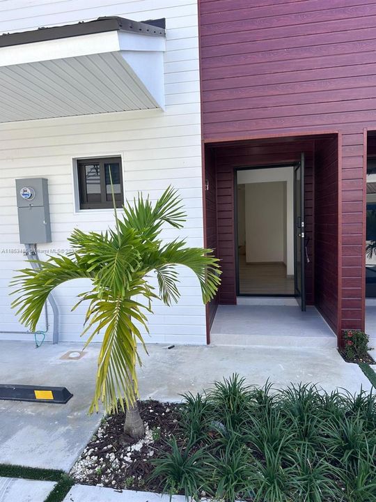 Недавно продано: $419,900 (4 спален, 3 ванн, 1660 Квадратных фут)