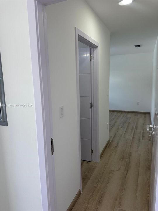 Недавно продано: $419,900 (4 спален, 3 ванн, 1660 Квадратных фут)