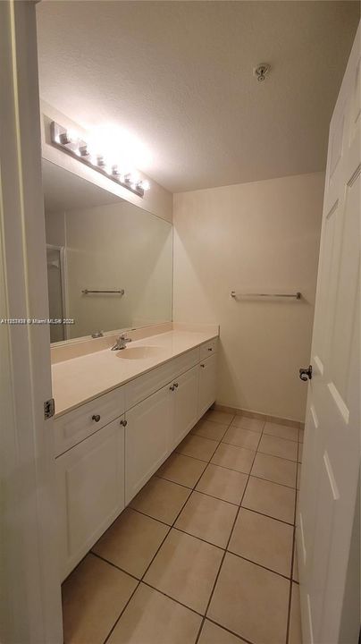 Recientemente alquilado: $2,500 (3 camas, 2 baños, 1316 Pies cuadrados)