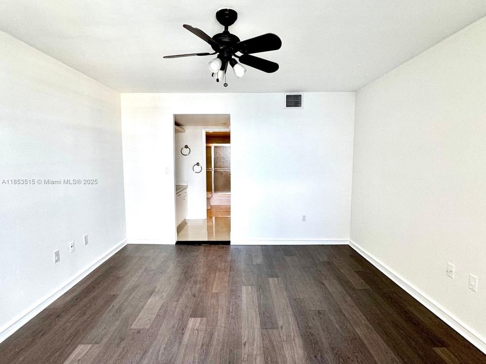 For Sale: $615,000 (2 beds, 2 baths, 1100 Square Feet)