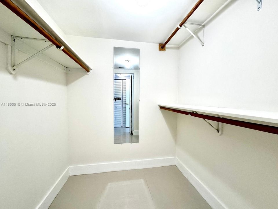 For Sale: $615,000 (2 beds, 2 baths, 1100 Square Feet)