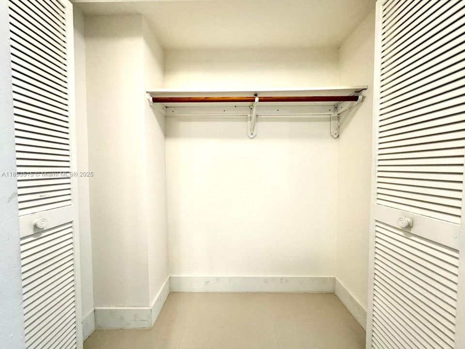 For Sale: $615,000 (2 beds, 2 baths, 1100 Square Feet)