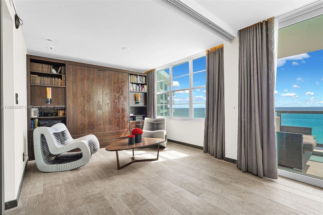 待售: $1,100,000 (2 贝兹, 2 浴室, 1030 平方英尺)