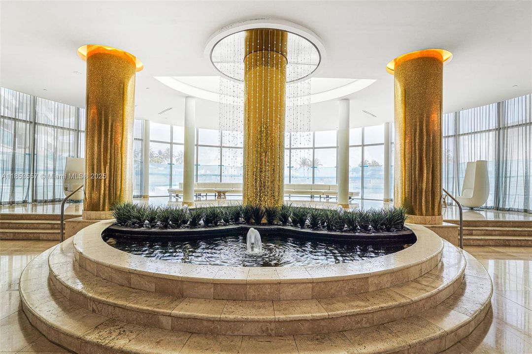 待售: $1,100,000 (2 贝兹, 2 浴室, 1030 平方英尺)