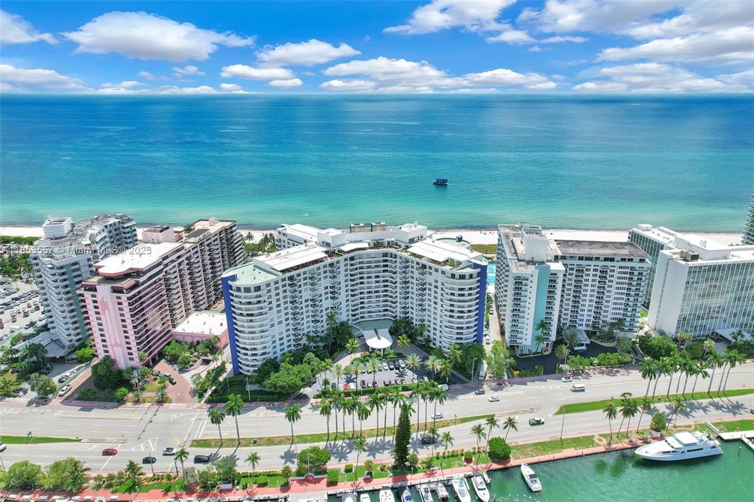 待售: $1,100,000 (2 贝兹, 2 浴室, 1030 平方英尺)