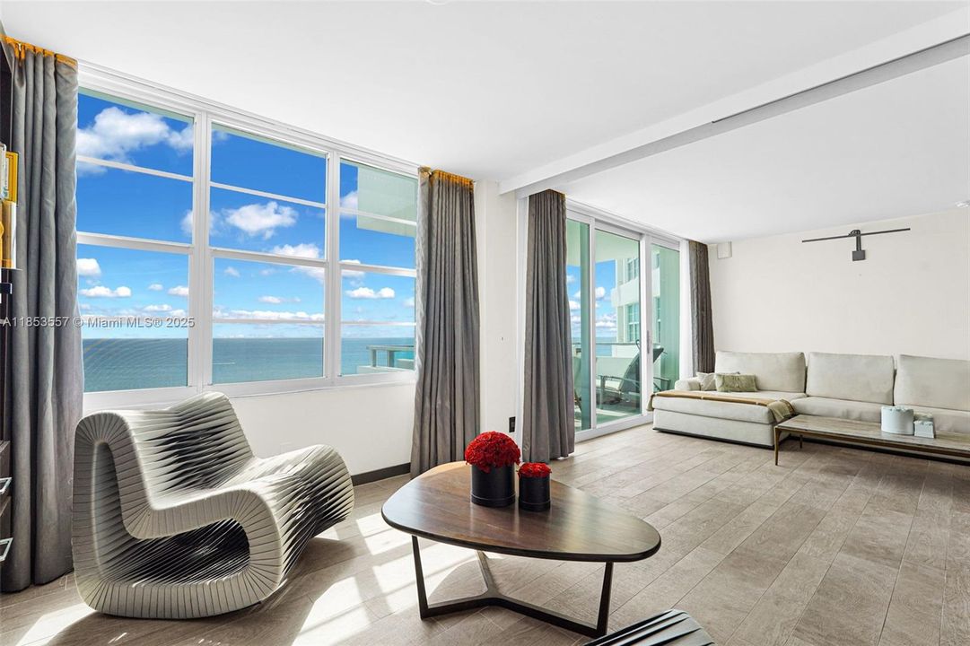 待售: $1,100,000 (2 贝兹, 2 浴室, 1030 平方英尺)