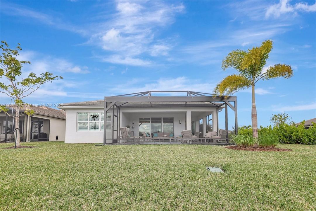 Recently Sold: $750,000 (4 beds, 3 baths, 2358 Square Feet)