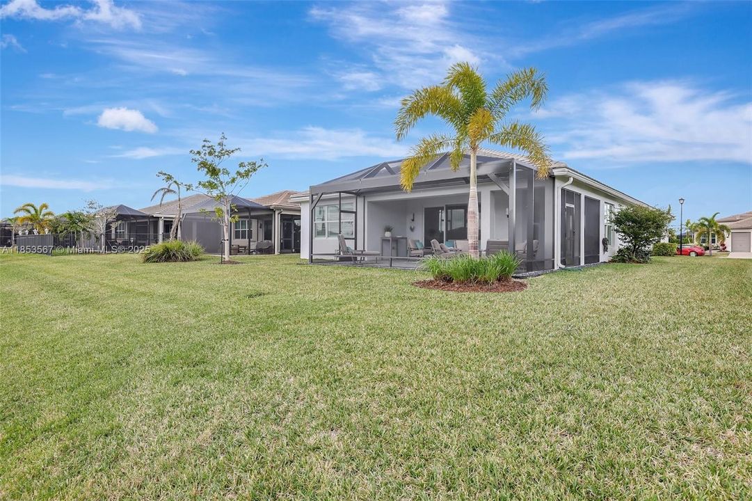 Recently Sold: $750,000 (4 beds, 3 baths, 2358 Square Feet)