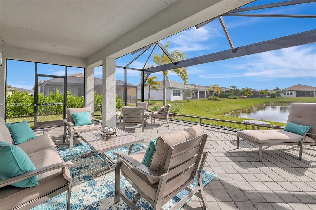 Recently Sold: $750,000 (4 beds, 3 baths, 2358 Square Feet)