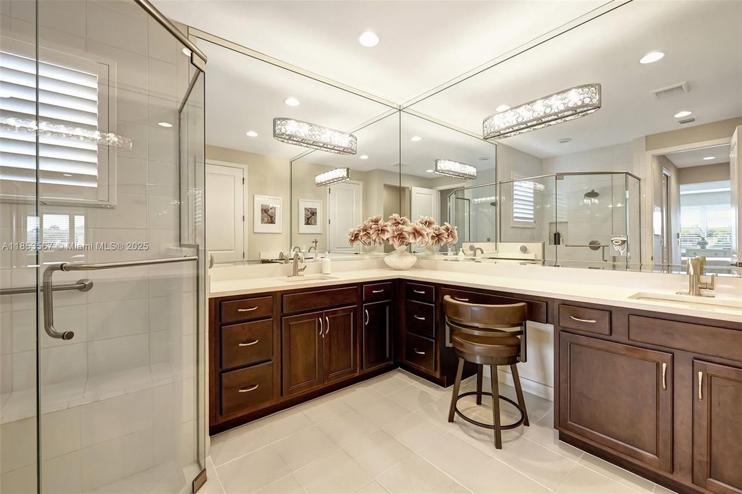 Recently Sold: $750,000 (4 beds, 3 baths, 2358 Square Feet)