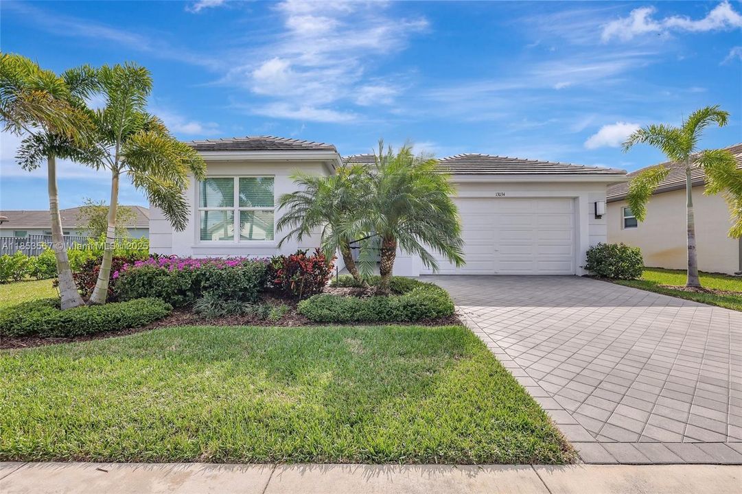Recently Sold: $750,000 (4 beds, 3 baths, 2358 Square Feet)