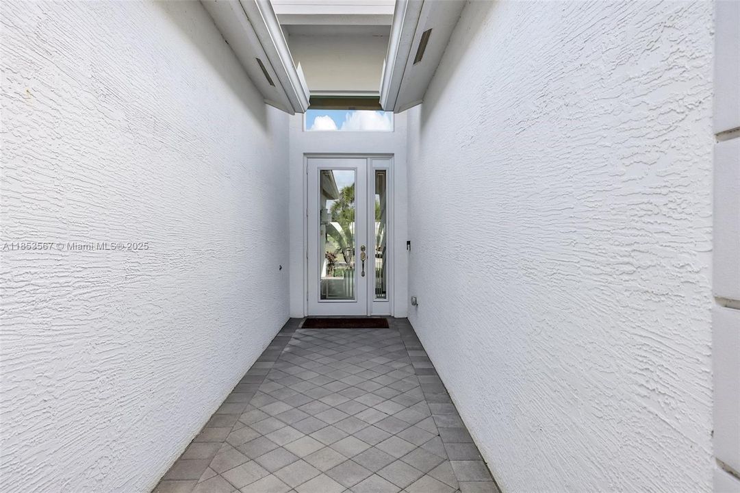 Recently Sold: $750,000 (4 beds, 3 baths, 2358 Square Feet)