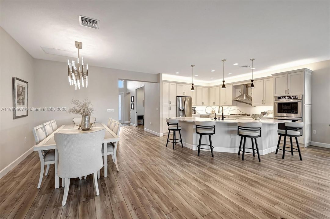 Recently Sold: $750,000 (4 beds, 3 baths, 2358 Square Feet)