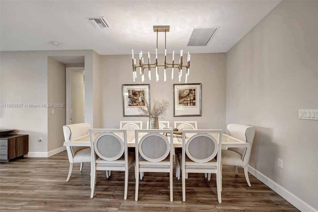 Recently Sold: $750,000 (4 beds, 3 baths, 2358 Square Feet)