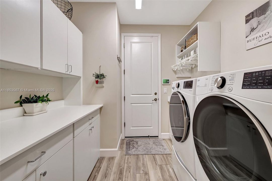 Recently Sold: $750,000 (4 beds, 3 baths, 2358 Square Feet)