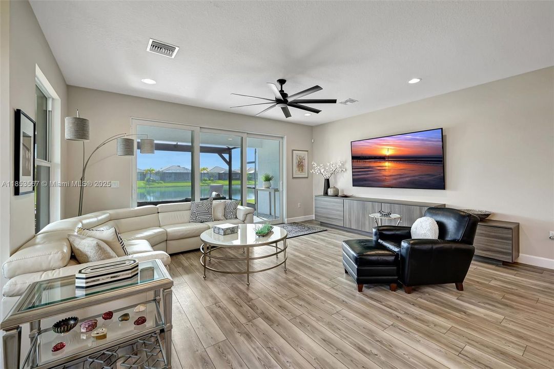 Recently Sold: $750,000 (4 beds, 3 baths, 2358 Square Feet)