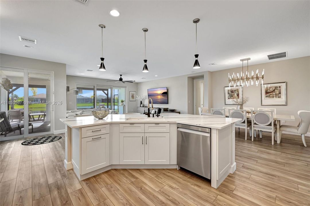 Recently Sold: $750,000 (4 beds, 3 baths, 2358 Square Feet)