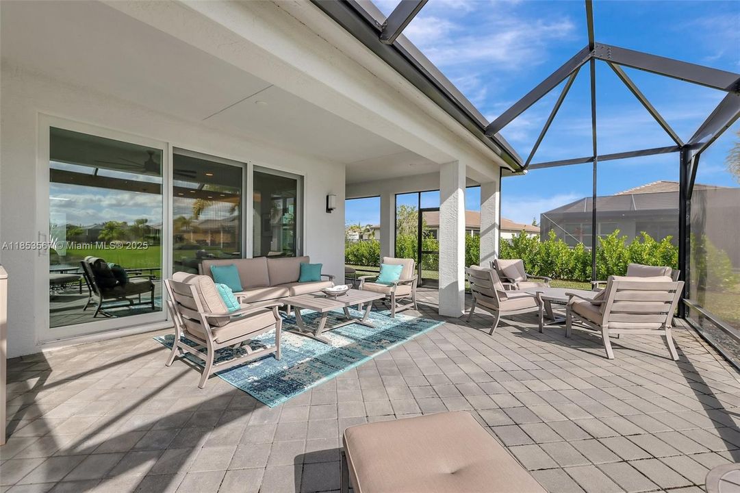 Recently Sold: $750,000 (4 beds, 3 baths, 2358 Square Feet)