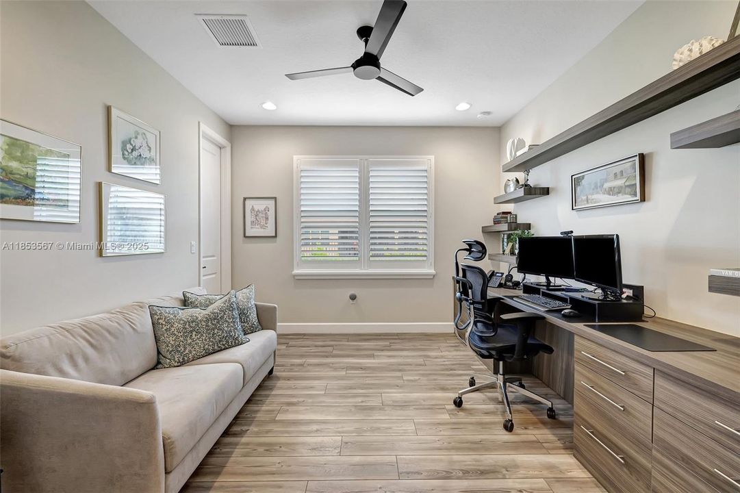 Recently Sold: $750,000 (4 beds, 3 baths, 2358 Square Feet)