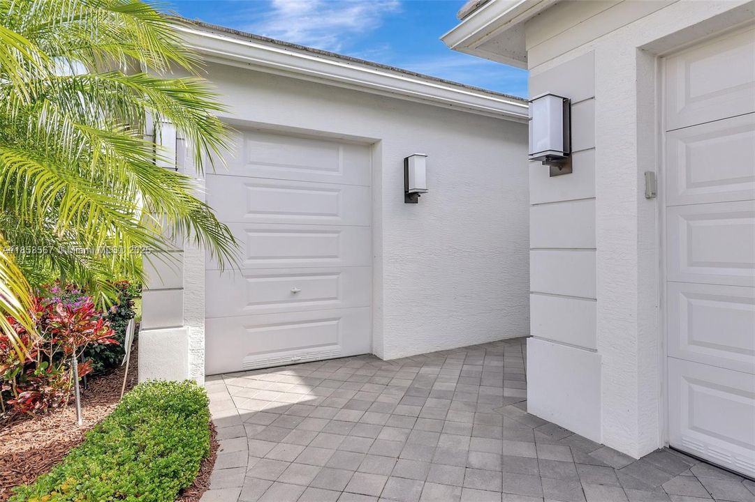 Recently Sold: $750,000 (4 beds, 3 baths, 2358 Square Feet)