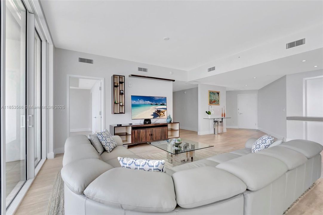 For Sale: $4,495,000 (2 beds, 3 baths, 2237 Square Feet)