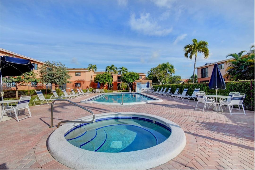 Recently Sold: $259,999 (2 beds, 2 baths, 870 Square Feet)