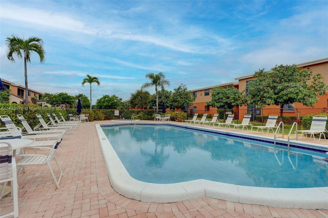 Recently Sold: $259,999 (2 beds, 2 baths, 870 Square Feet)