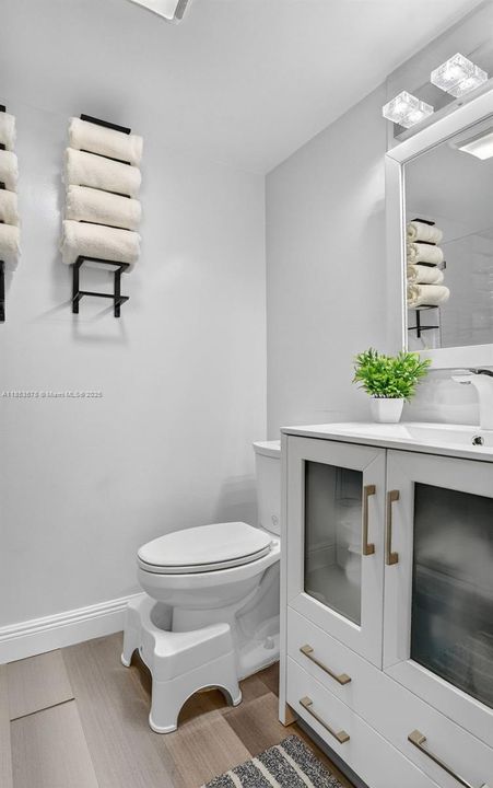 Recently Sold: $259,999 (2 beds, 2 baths, 870 Square Feet)