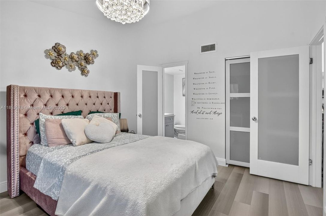 2 master bedrooms and more closets