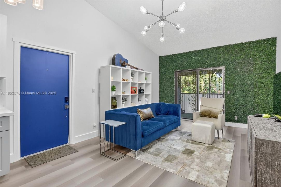 Enclosed privacy balcony