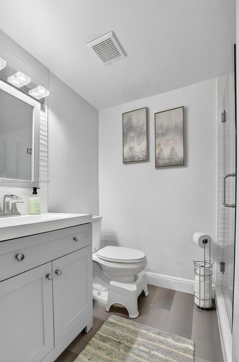 Recently Sold: $259,999 (2 beds, 2 baths, 870 Square Feet)