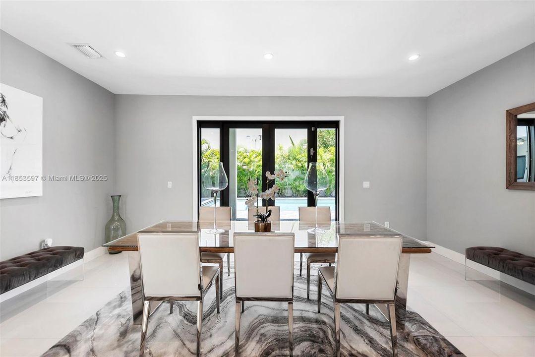 For Rent: $30,000 (10 beds, 11 baths, 5455 Square Feet)