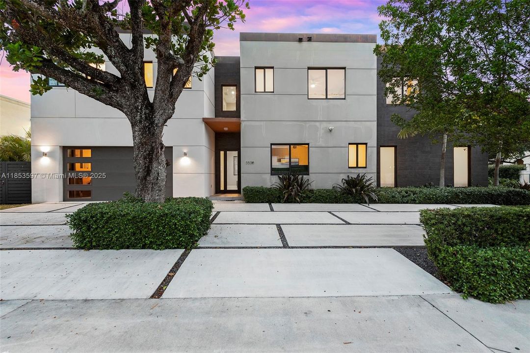 For Rent: $30,000 (10 beds, 11 baths, 5455 Square Feet)