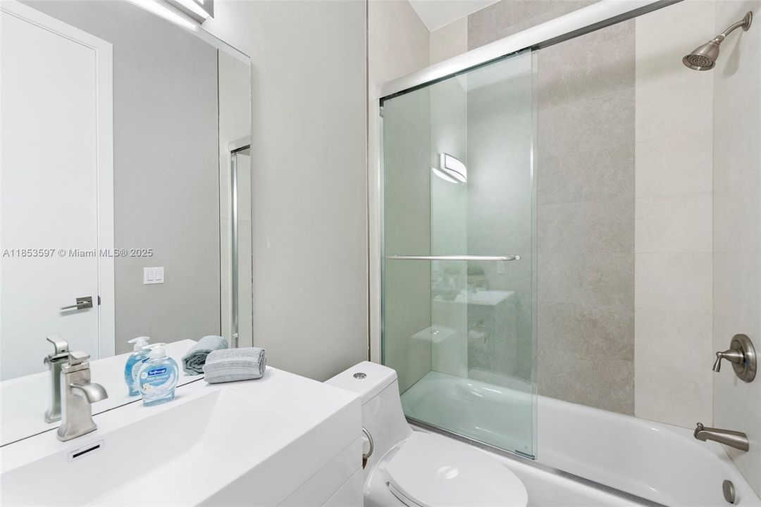 For Rent: $30,000 (10 beds, 11 baths, 5455 Square Feet)