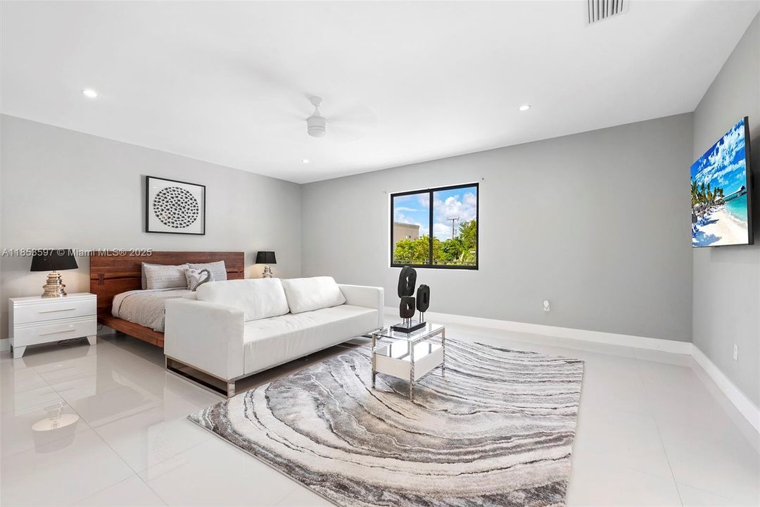 For Rent: $30,000 (10 beds, 11 baths, 5455 Square Feet)