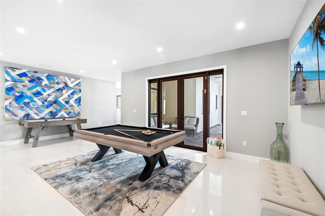 For Rent: $30,000 (10 beds, 11 baths, 5455 Square Feet)