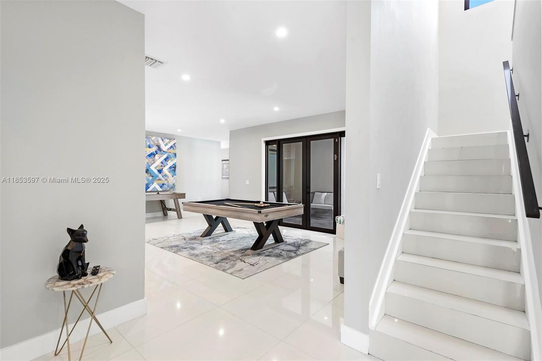 For Rent: $30,000 (10 beds, 11 baths, 5455 Square Feet)