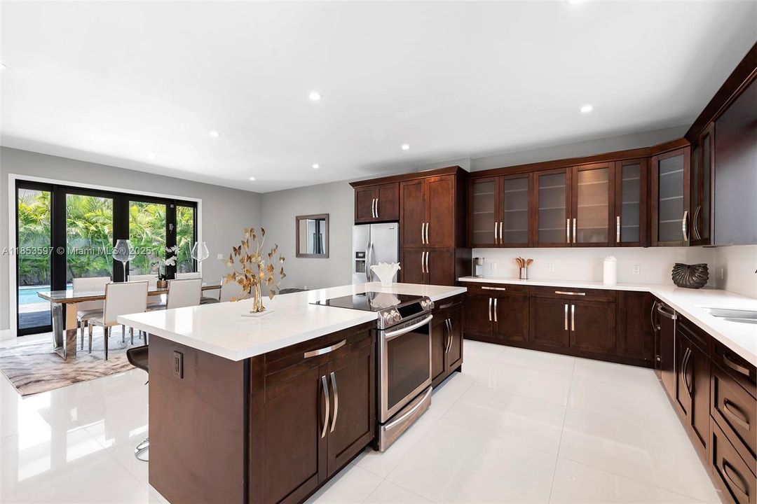 For Rent: $30,000 (10 beds, 11 baths, 5455 Square Feet)