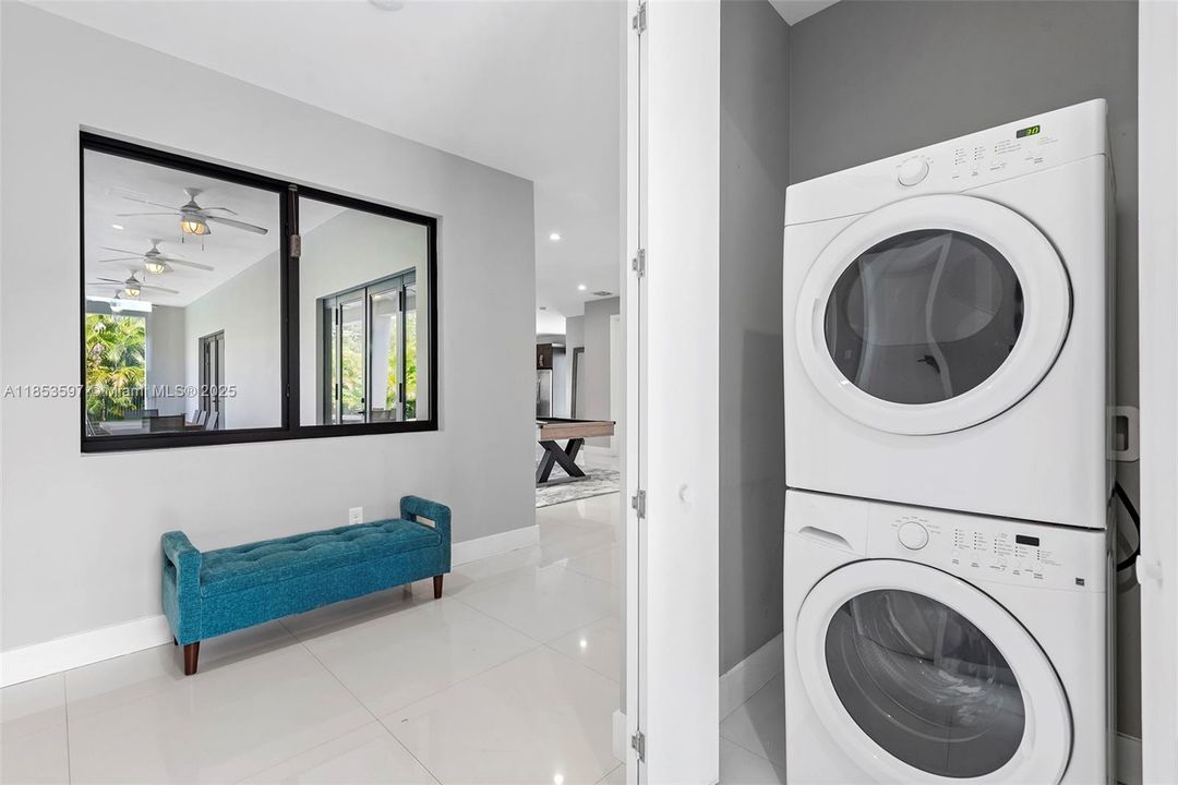 For Rent: $30,000 (10 beds, 11 baths, 5455 Square Feet)