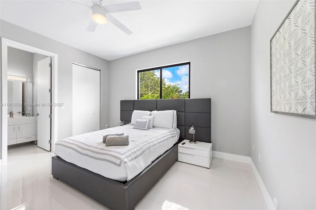 For Rent: $30,000 (10 beds, 11 baths, 5455 Square Feet)